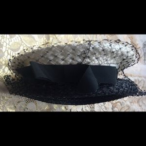 Vintage beret style hat black white fishnet Nice!